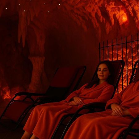 Hotel Metro クウォツコ エクステリア 写真